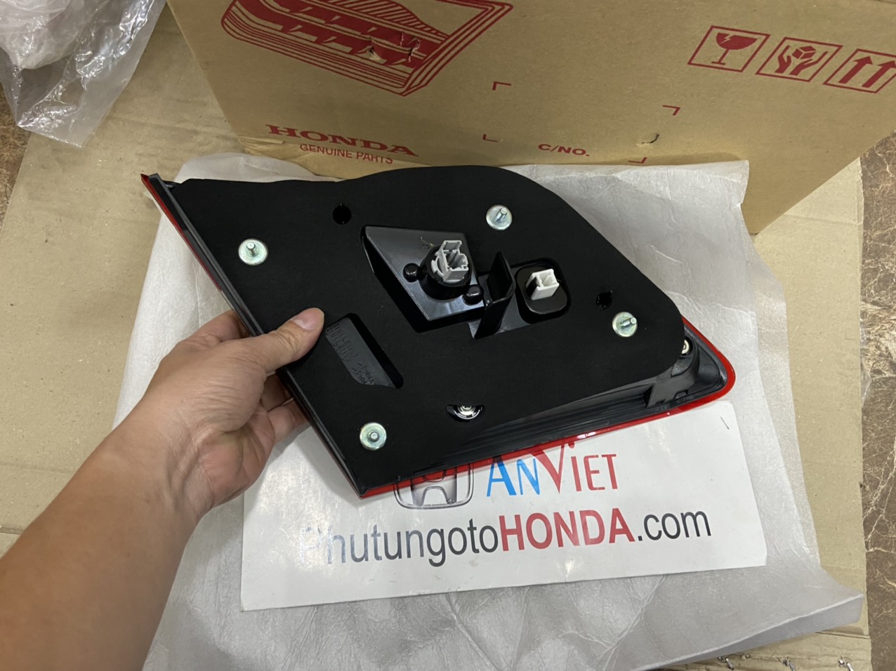 Đèn hậu miếng trong xe Honda ACCORD 2016-2018